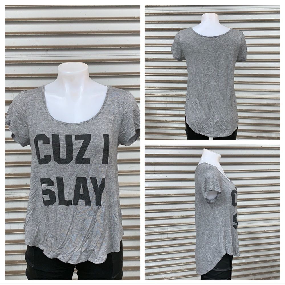 🛍️Rags 2 Riches gray top with “Cuz I Slay”